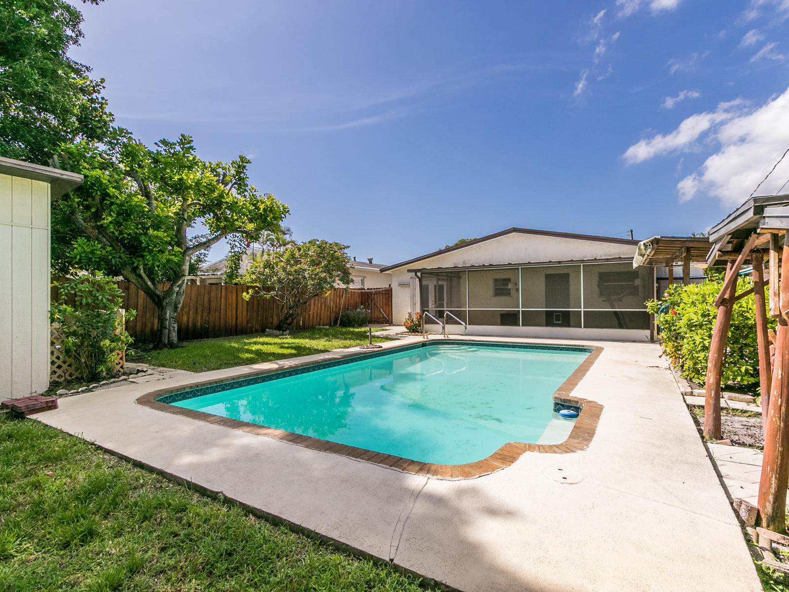 485 Southwest 1st Street Boca Raton, FL 33432 - Photo 8 of 43 485-8