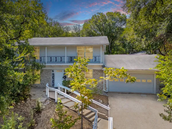 $1,250,000 | 2401 Homedale Circle, Austin, TX 78704