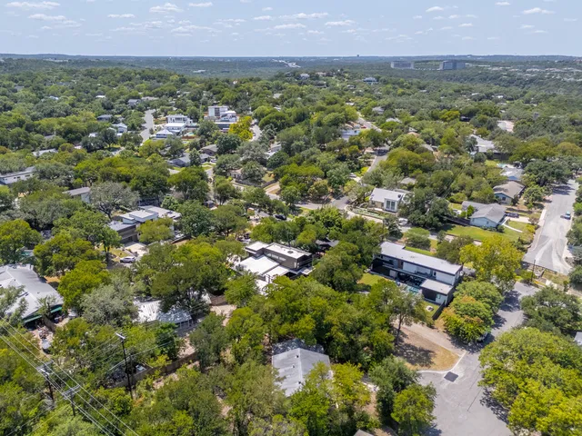 $1,250,000 | 2401 Homedale Circle, Austin, TX 78704