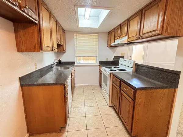 $1,495 | 2426 North Graham Drive, Arlington, TX 76013