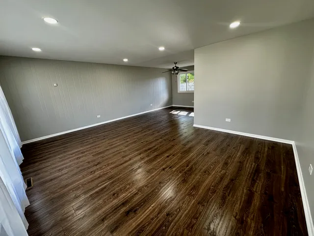 $234,999 | 1229 East 165th Place, South Holland, IL 60473