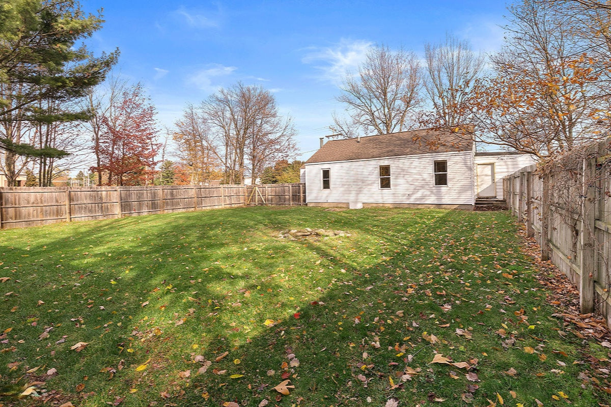 6875 Grand Haven Road Spring Lake, MI 49456 - Photo 18 of 20 IMG_1017