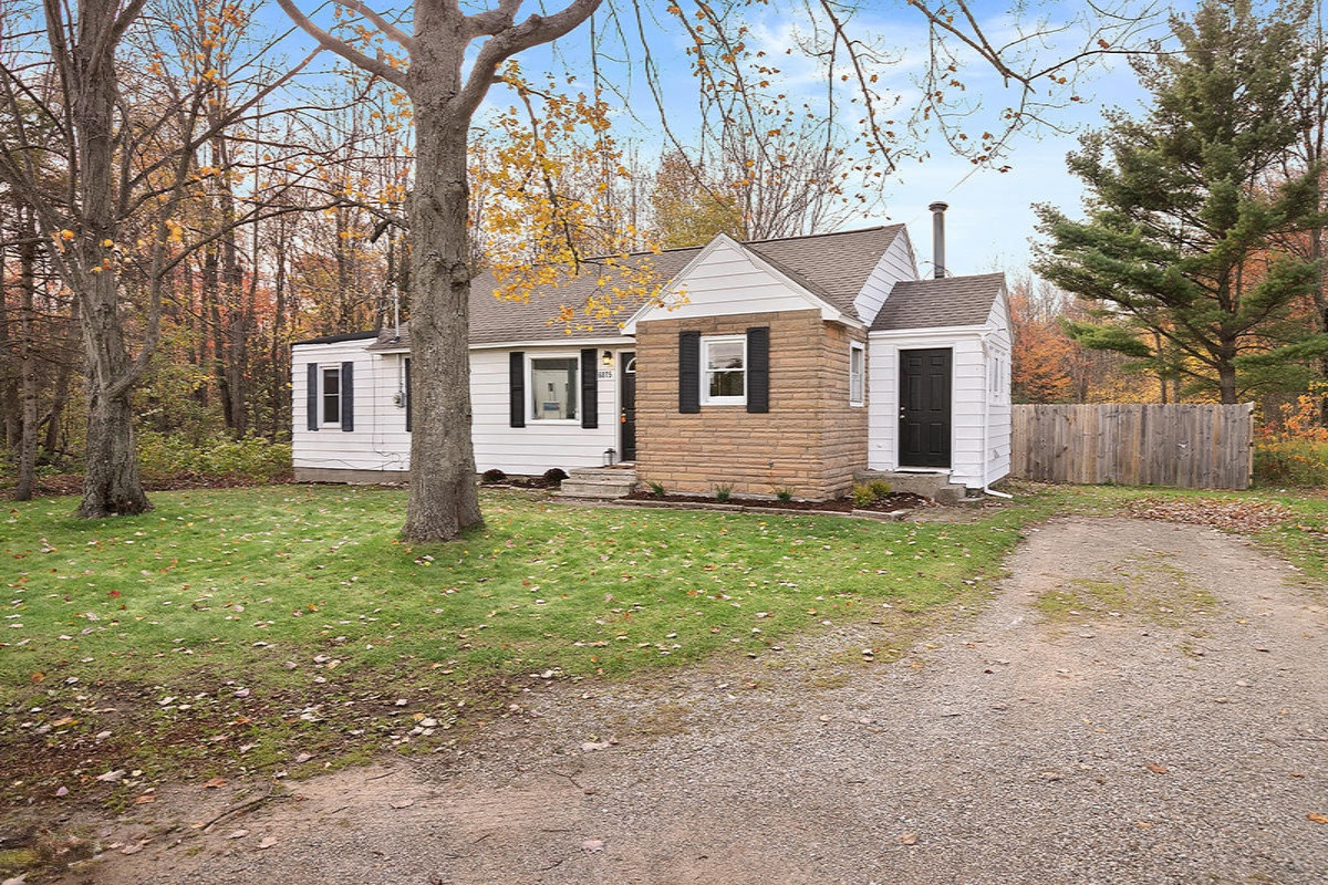 6875 Grand Haven Road Spring Lake, MI 49456 - Photo 2 of 20 IMG_1001