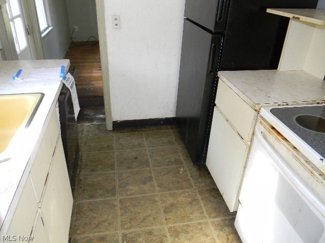 4209 Wilmington Road Cleveland, OH 44121 - Photo 5 of 20