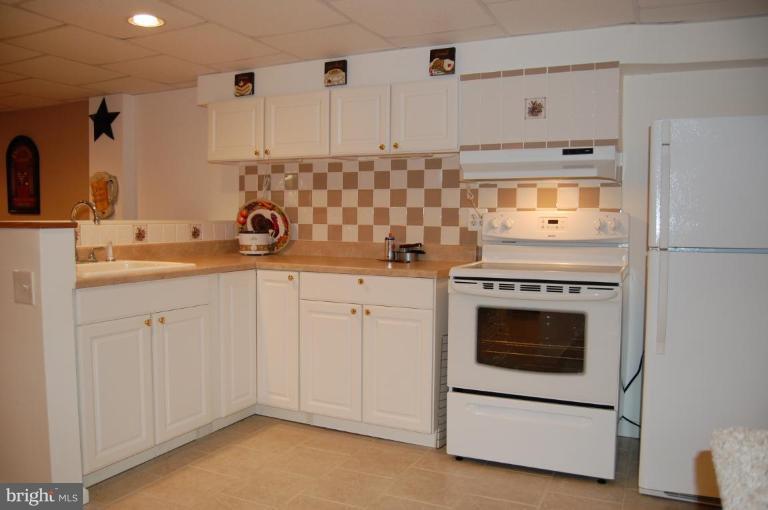 813 Monkton Road Monkton, MD 21111 - Photo 14 of 23 IN-LAW suite kitchen