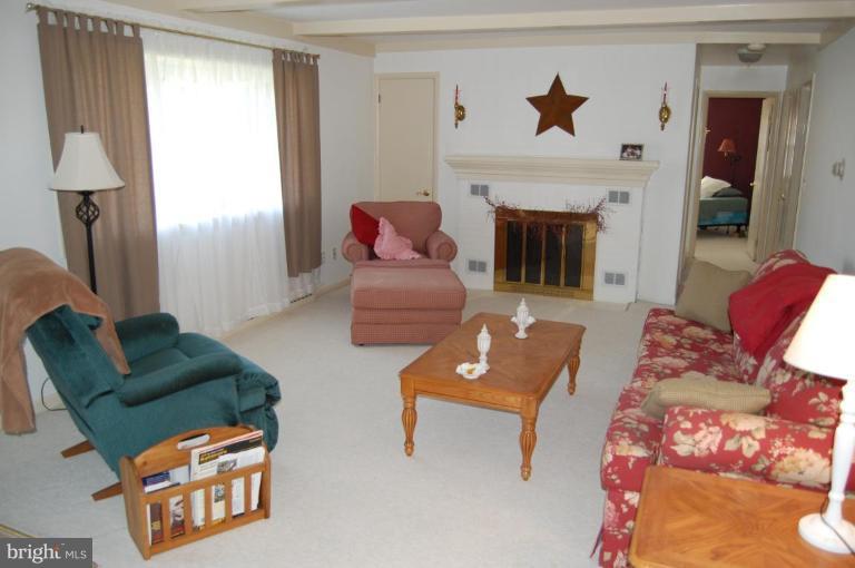 813 Monkton Road Monkton, MD 21111 - Photo 5 of 23 Living Room #2
