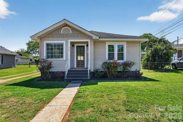 $320,000 | 344 Mayflower Avenue, Cramerton, NC 28032