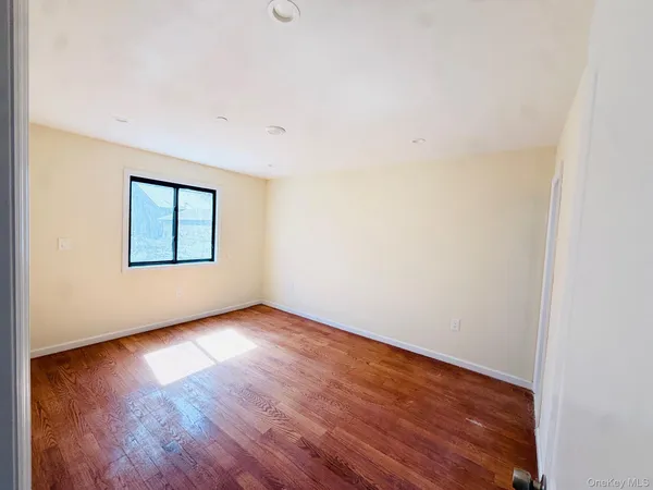 $3,250 | 139-18 Lakewood Avenue, Unit 1F | Jamaica