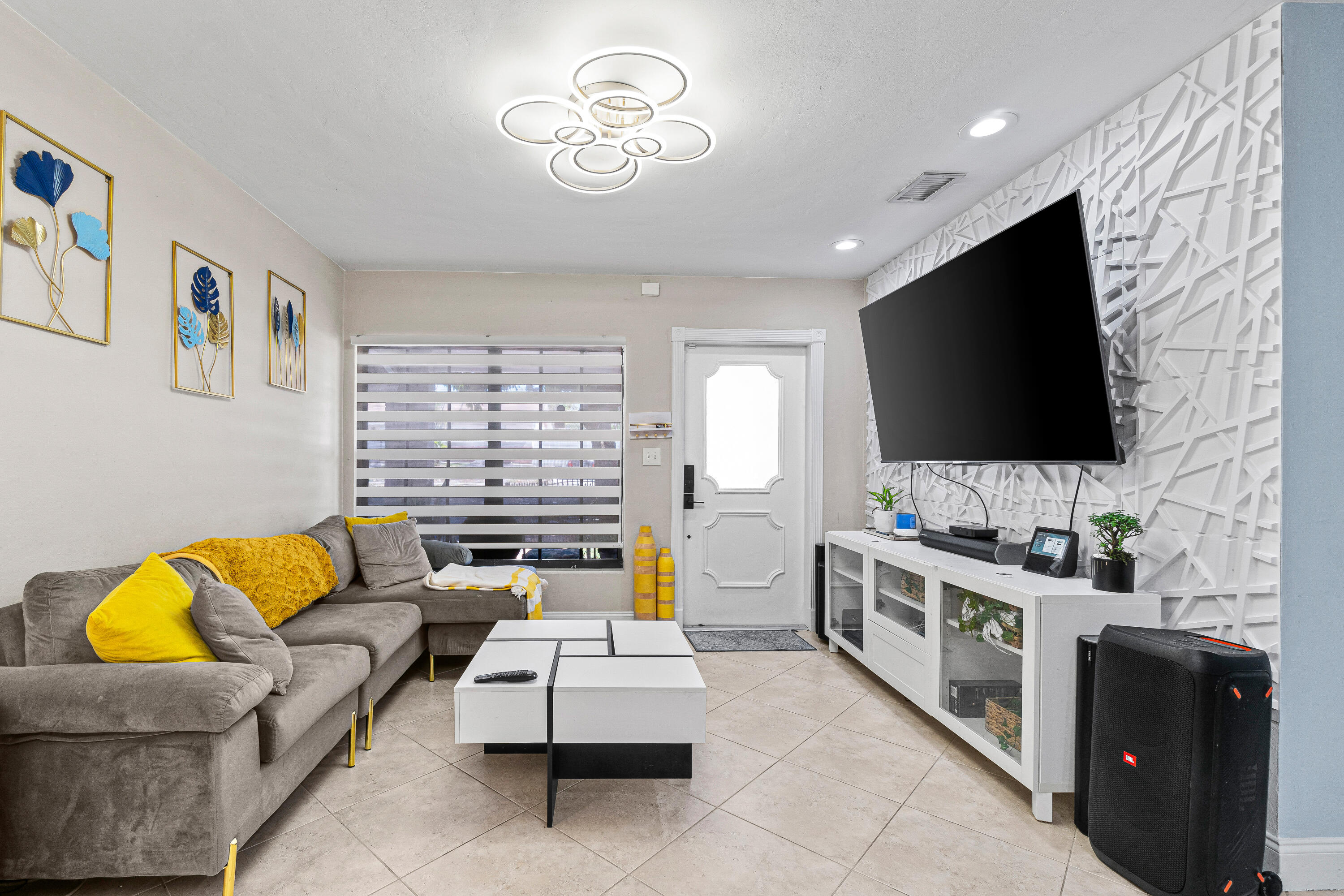 5511 Columbus Road West Palm Beach, FL 33405 - Photo 11 of 37 009-5511ColumbusRoad-WestPalmBeach-FL-33