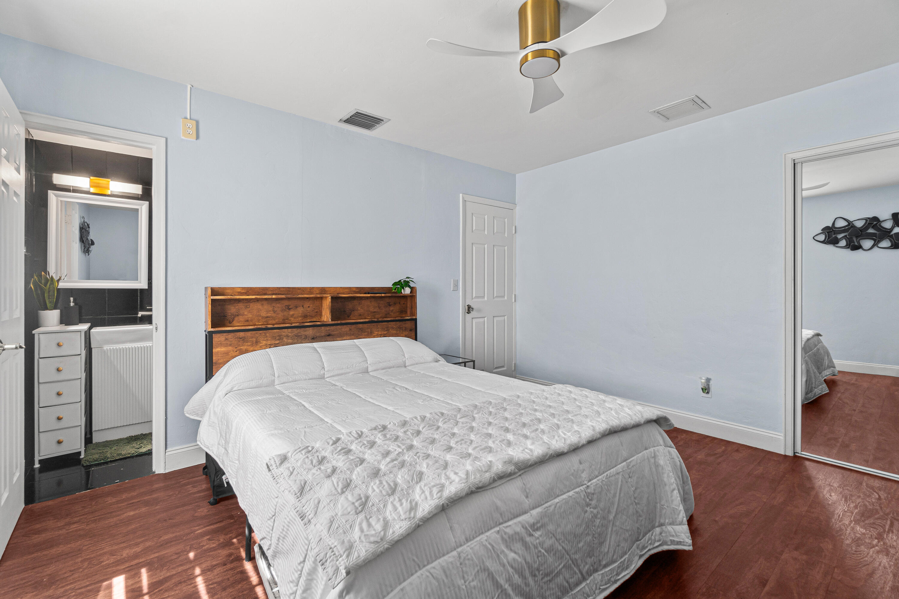 5511 Columbus Road West Palm Beach, FL 33405 - Photo 18 of 37 016-5511ColumbusRoad-WestPalmBeach-FL-33