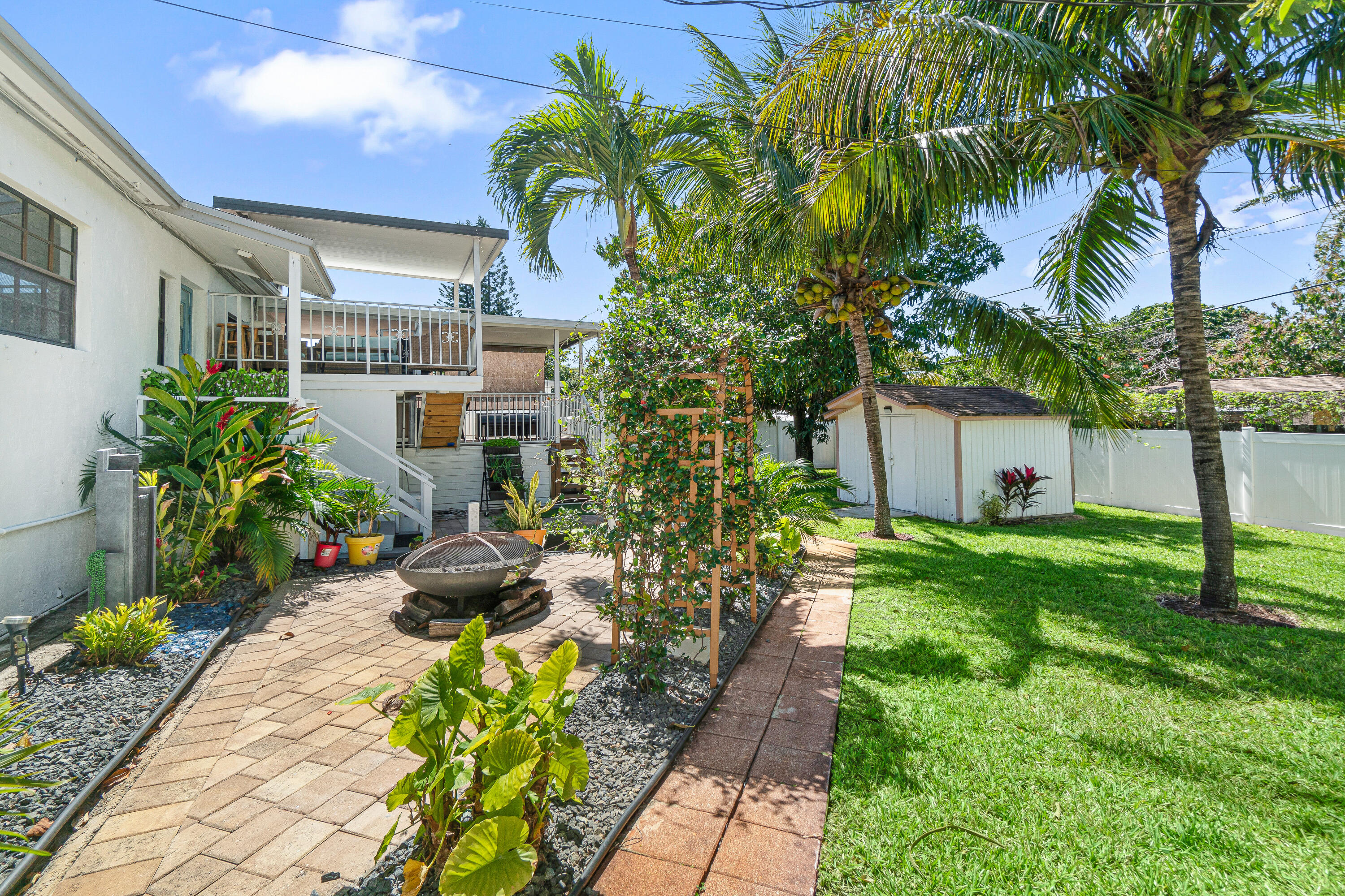 5511 Columbus Road West Palm Beach, FL 33405 - Photo 32 of 37 031-5511ColumbusRoad-WestPalmBeach-FL-33