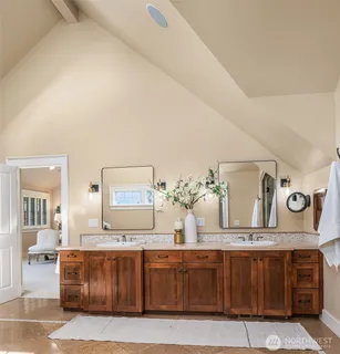$3,389,000 | 10910 Northeast 18th Place, Bellevue, WA 98004