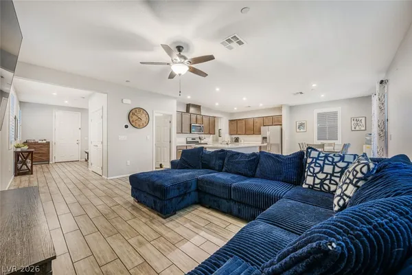 $490,000 | 1031 Huckburn Avenue, Henderson, NV 89015