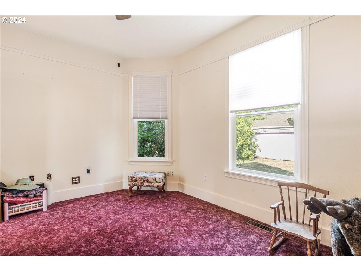 1595 Southeast Palmblad Road Gresham, OR 97080 - Photo 19 of 41 Bedroom