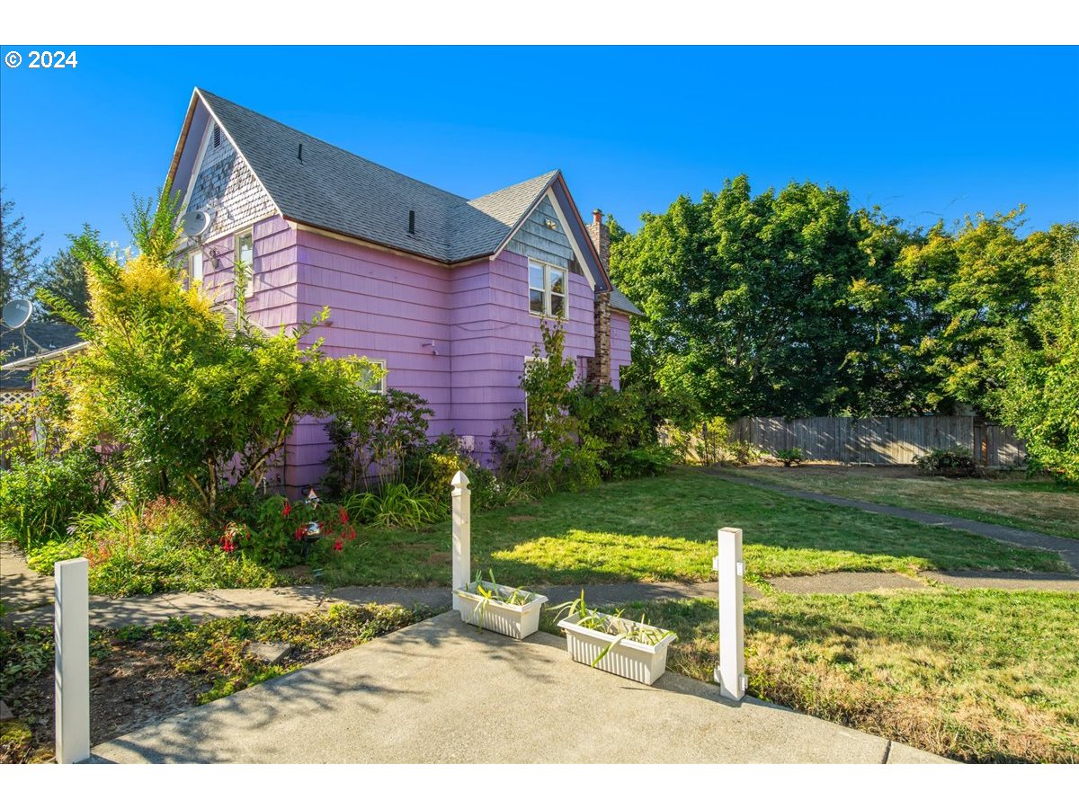 1595 Southeast Palmblad Road Gresham, OR 97080 - Photo 3 of 41 Gallery Image 3