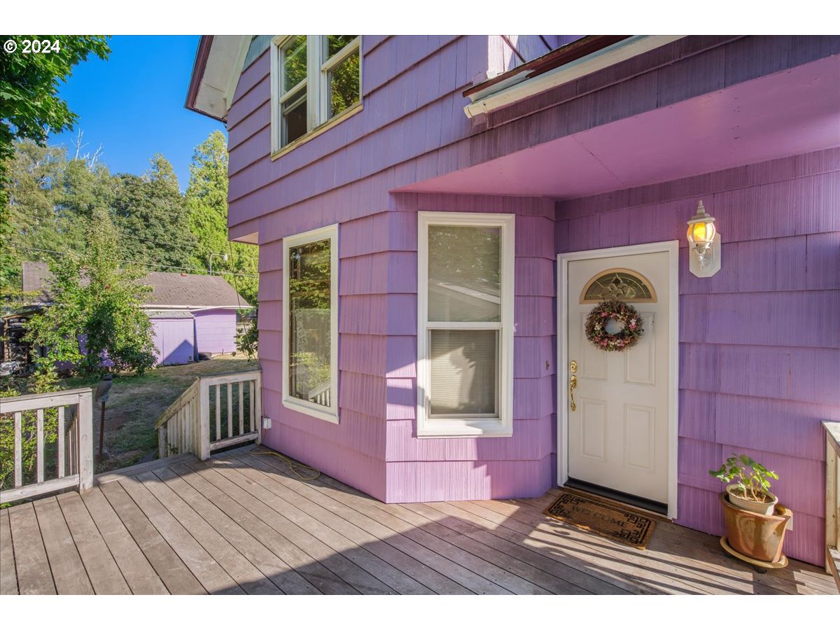 1595 Southeast Palmblad Road Gresham, OR 97080 - Photo 5 of 41 Gallery Image 5
