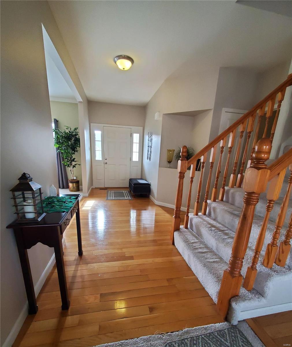 31 Upper Bluffs View Court Eureka, MO 63025 - Photo 12 of 44