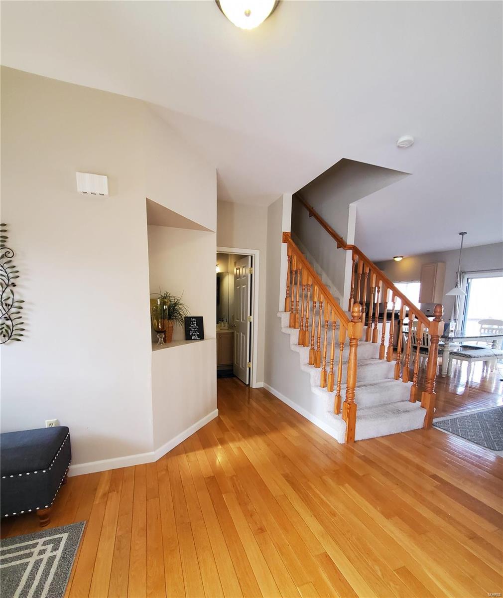 31 Upper Bluffs View Court Eureka, MO 63025 - Photo 13 of 44