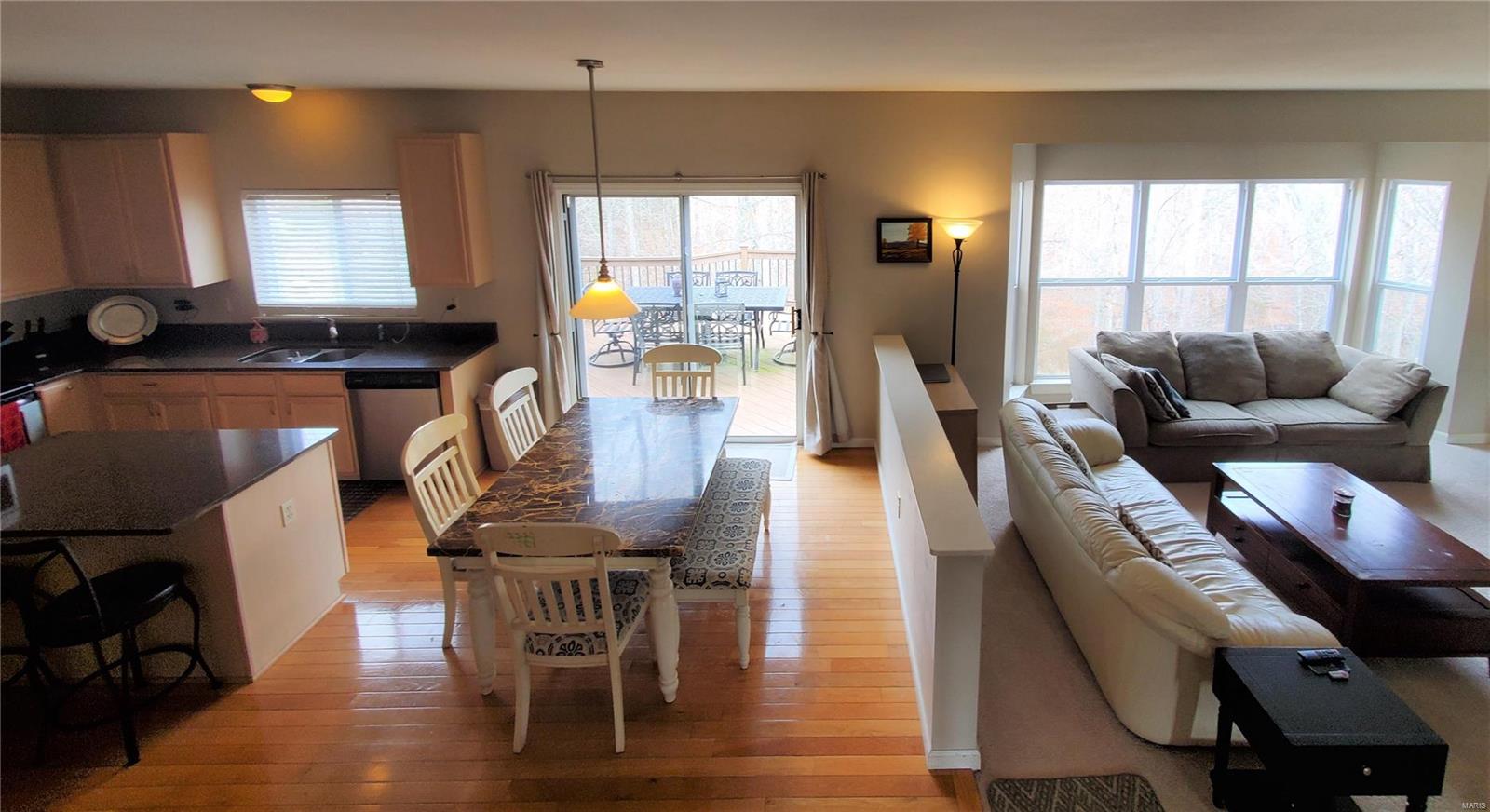 31 Upper Bluffs View Court Eureka, MO 63025 - Photo 2 of 44