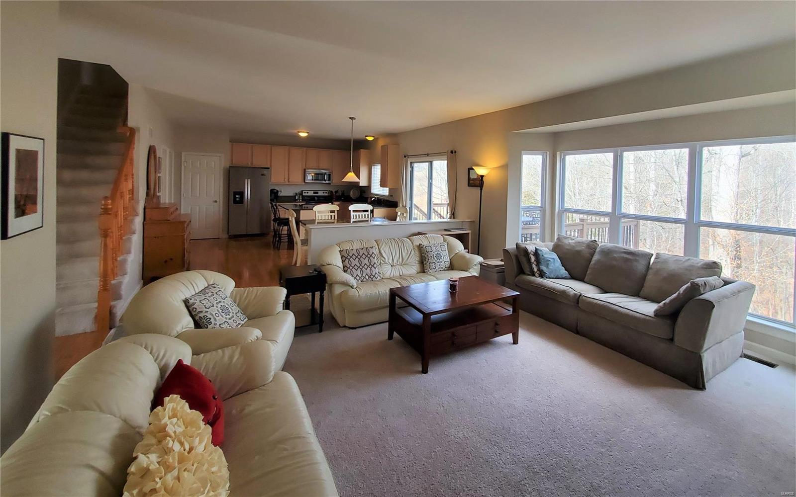 31 Upper Bluffs View Court Eureka, MO 63025 - Photo 5 of 44