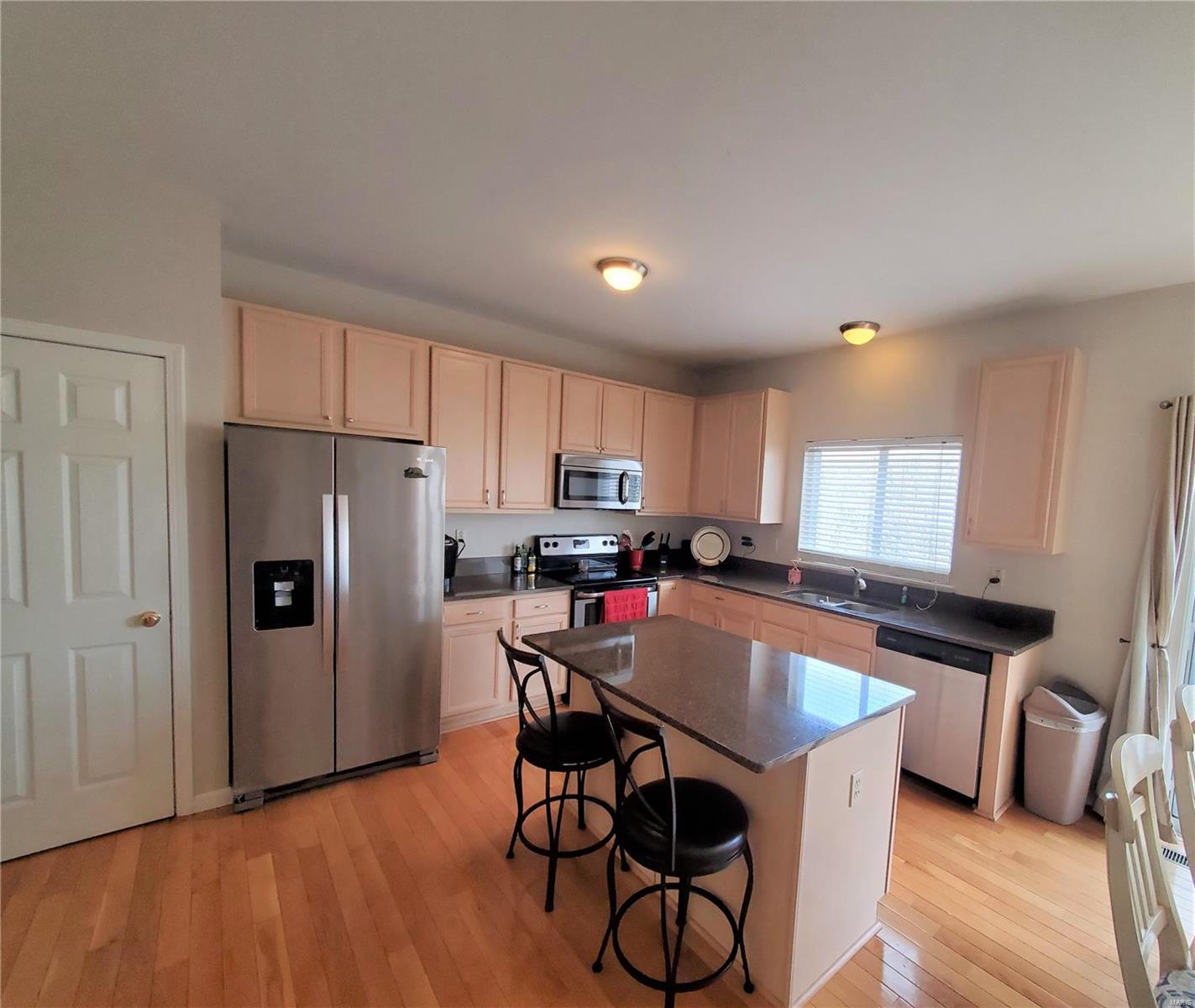 31 Upper Bluffs View Court Eureka, MO 63025 - Photo 6 of 44