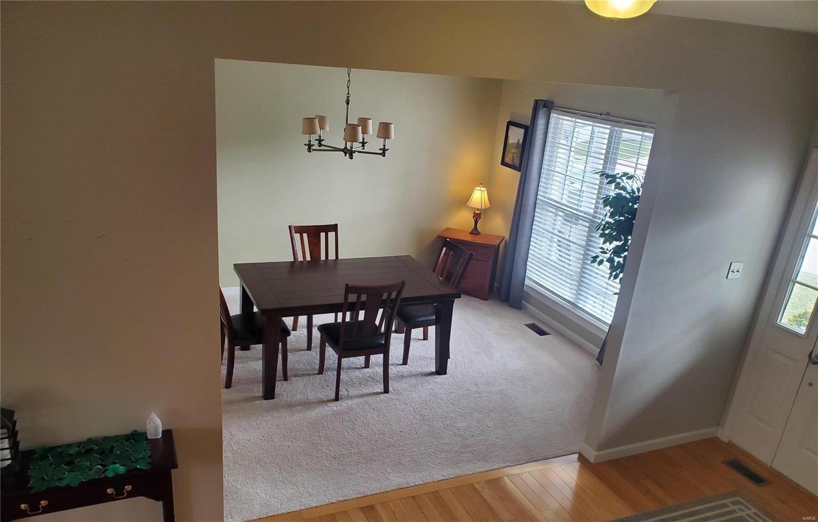 31 Upper Bluffs View Court Eureka, MO 63025 - Photo 10 of 44