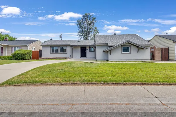 $469,900 | 7467 Center Parkway, Sacramento, CA 95823