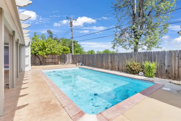 $469,900 | 7467 Center Parkway, Sacramento, CA 95823