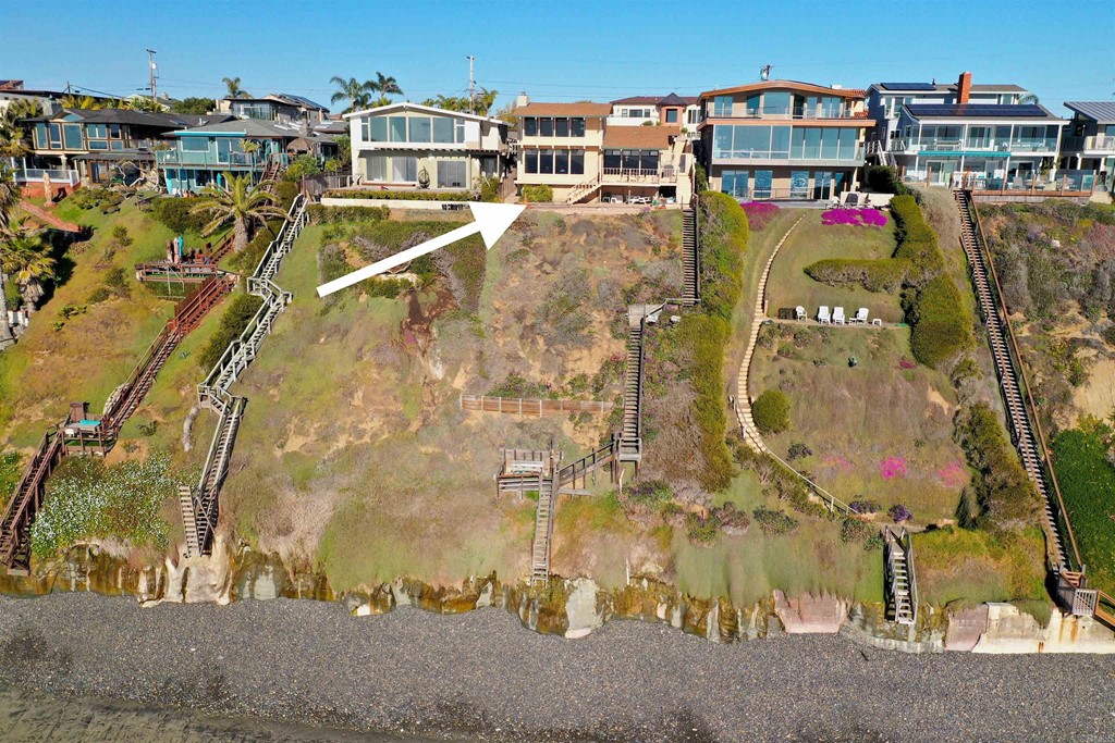 1236 Neptune Avenue Encinitas, CA 92024 - Photo 35 of 40 an aerial view of a swimming pool