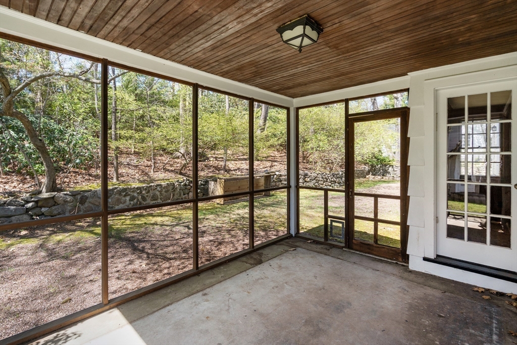 23 Thackeray Road Wellesley, MA 02481 - Photo 12 of 22
