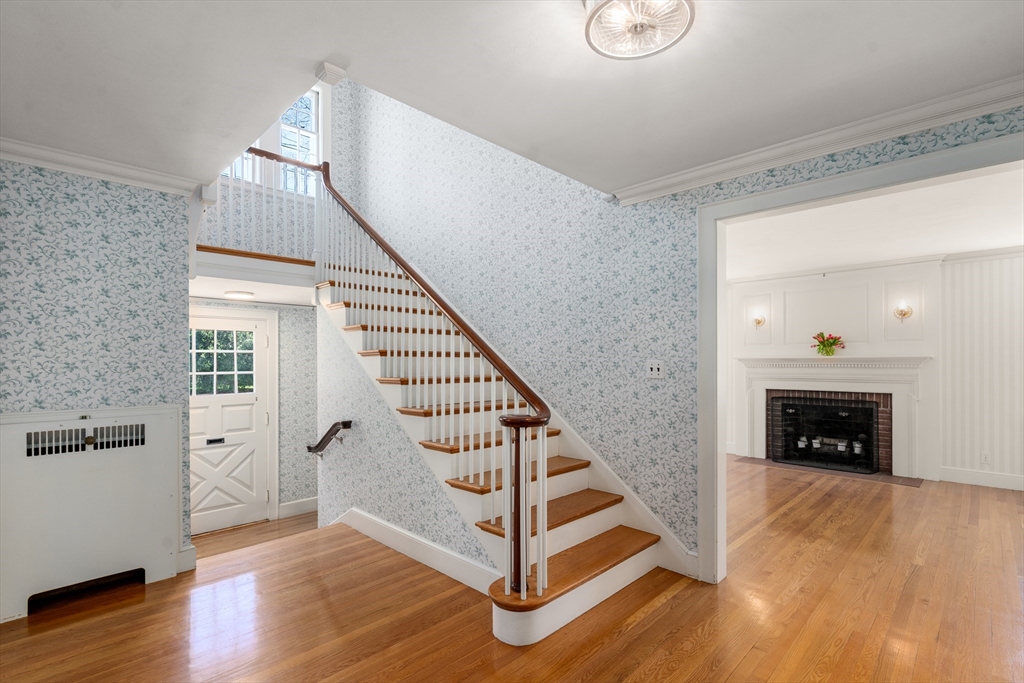 23 Thackeray Road Wellesley, MA 02481 - Photo 3 of 22