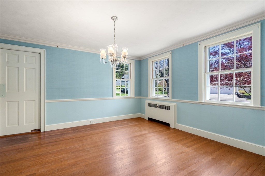 23 Thackeray Road Wellesley, MA 02481 - Photo 5 of 22
