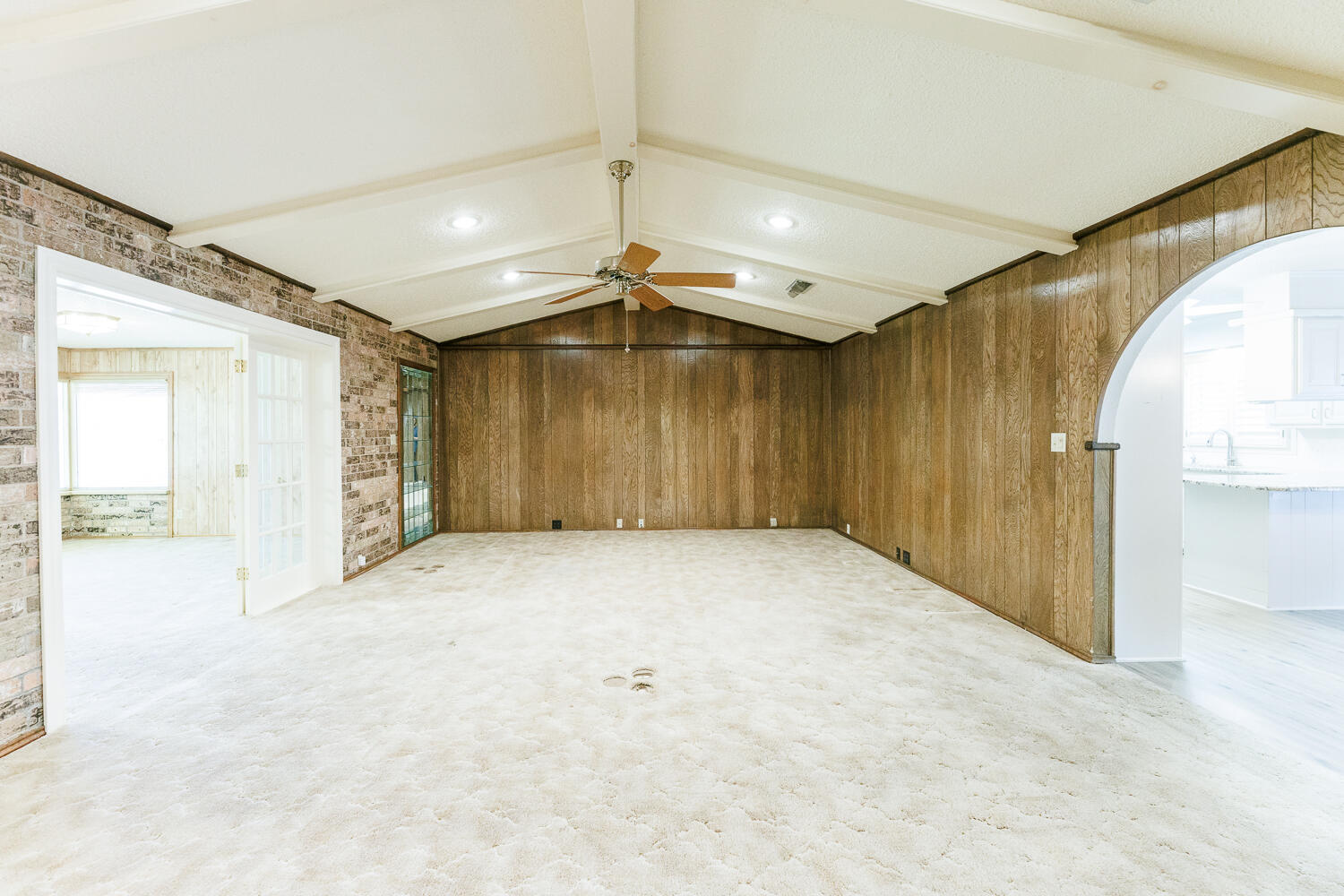 4419 79th Street Lubbock, TX 79424 - Photo 16 of 47 Vaulted Criling in Living Room