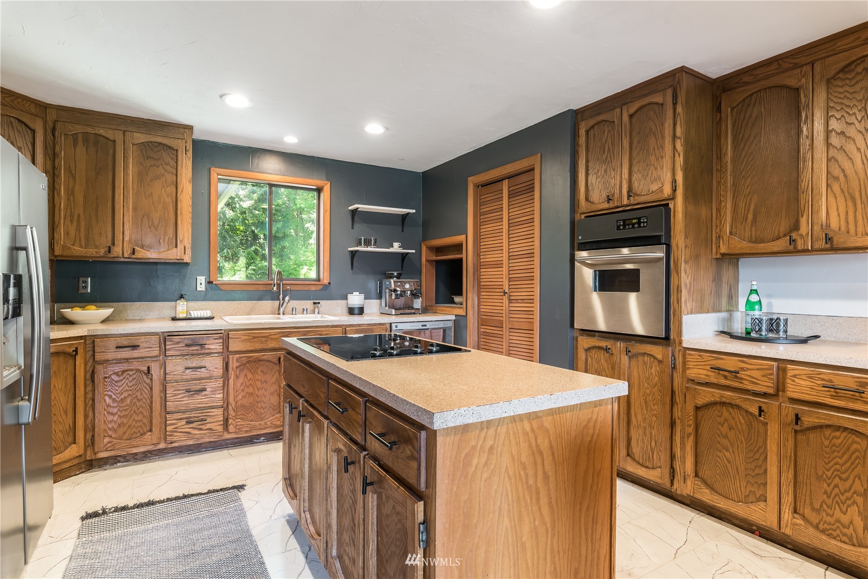 14992 Starr Road Southeast Olalla, WA 98359 - Photo 7 of 40 Gallery Image 7
