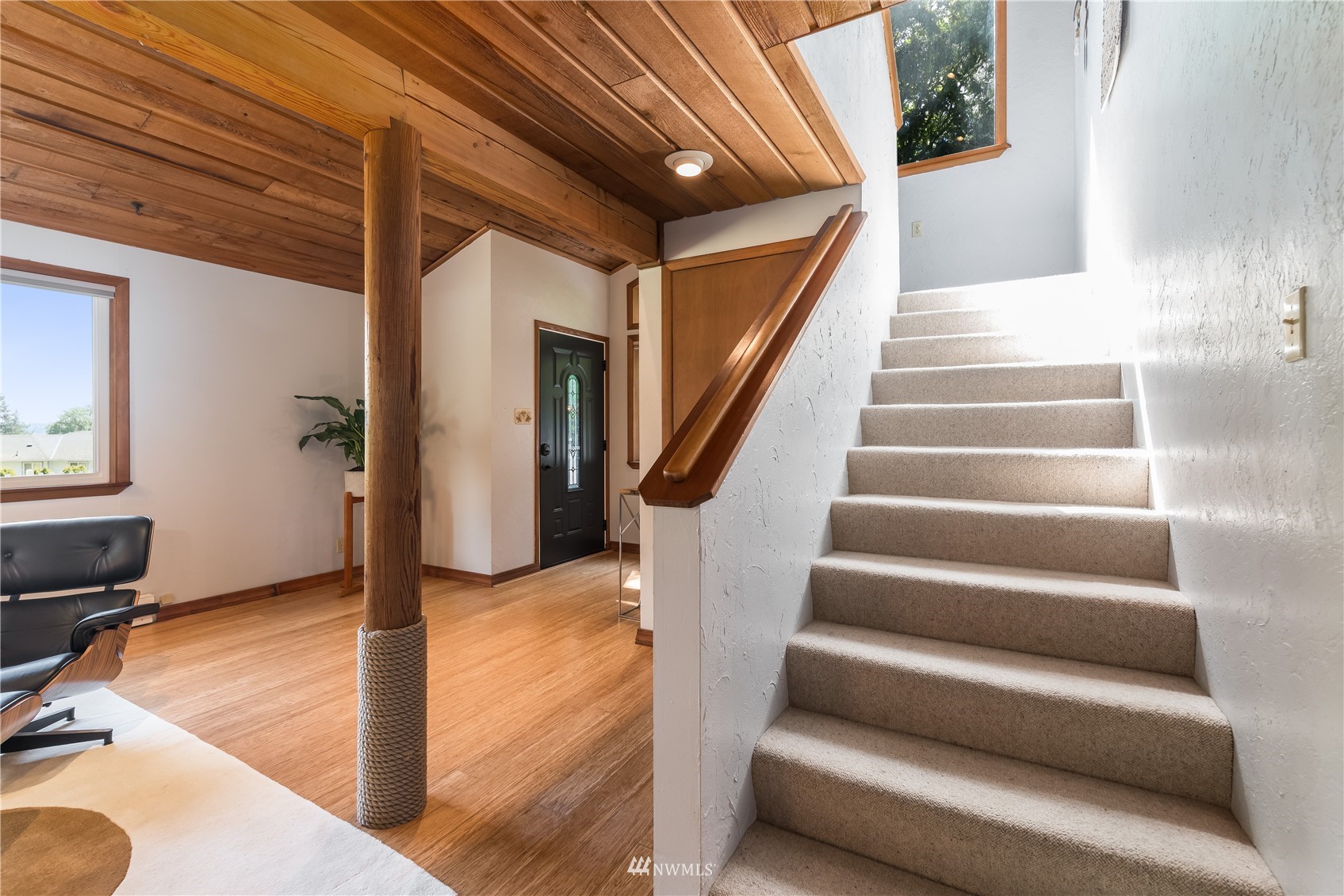 14992 Starr Road Southeast Olalla, WA 98359 - Photo 10 of 40 Gallery Image 10