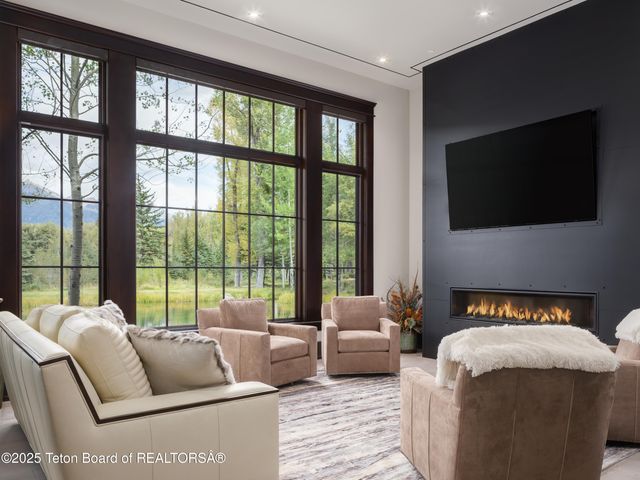 $43,000,000 | 7555-7565 North Bar B Bar River Road, Jackson, WY 83001