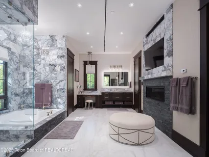 $43,000,000 | 7555-7565 North Bar B Bar River Road, Jackson, WY 83001