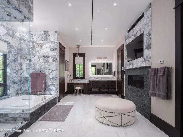 $43,000,000 | 7555-7565 North Bar B Bar River Road, Jackson, WY 83001