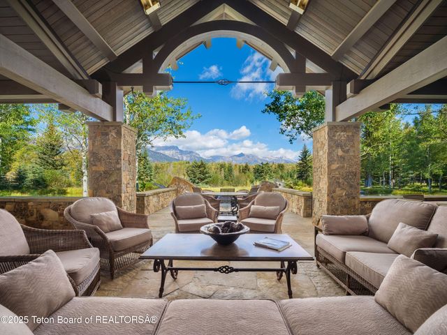 $43,000,000 | 7555-7565 North Bar B Bar River Road, Jackson, WY 83001