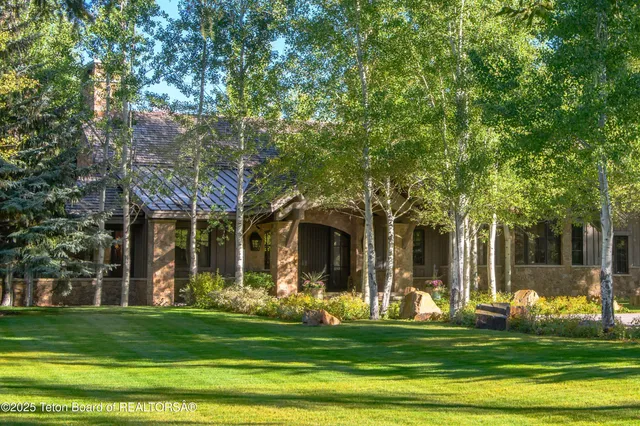 $43,000,000 | 7555-7565 North Bar B Bar River Road, Jackson, WY 83001