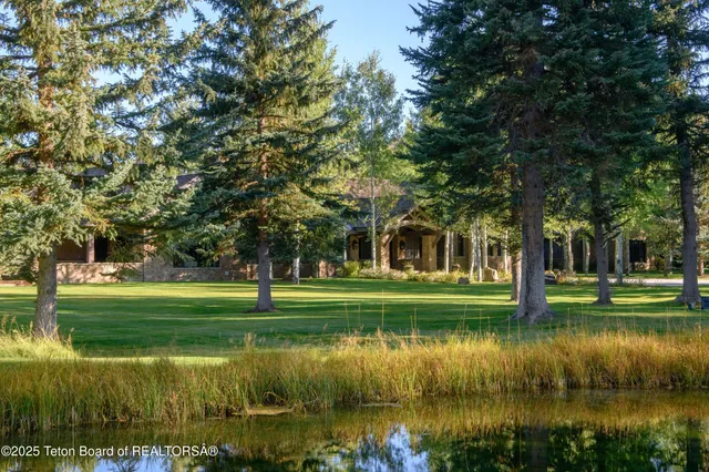 $43,000,000 | 7555-7565 North Bar B Bar River Road, Jackson, WY 83001