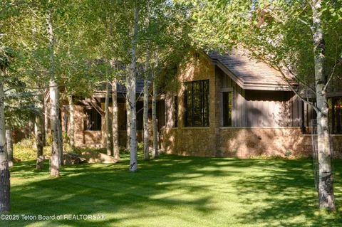 $43,000,000 | 7555-7565 North Bar B Bar River Road, Jackson, WY 83001