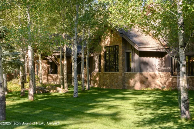 $43,000,000 | 7555-7565 North Bar B Bar River Road, Jackson, WY 83001