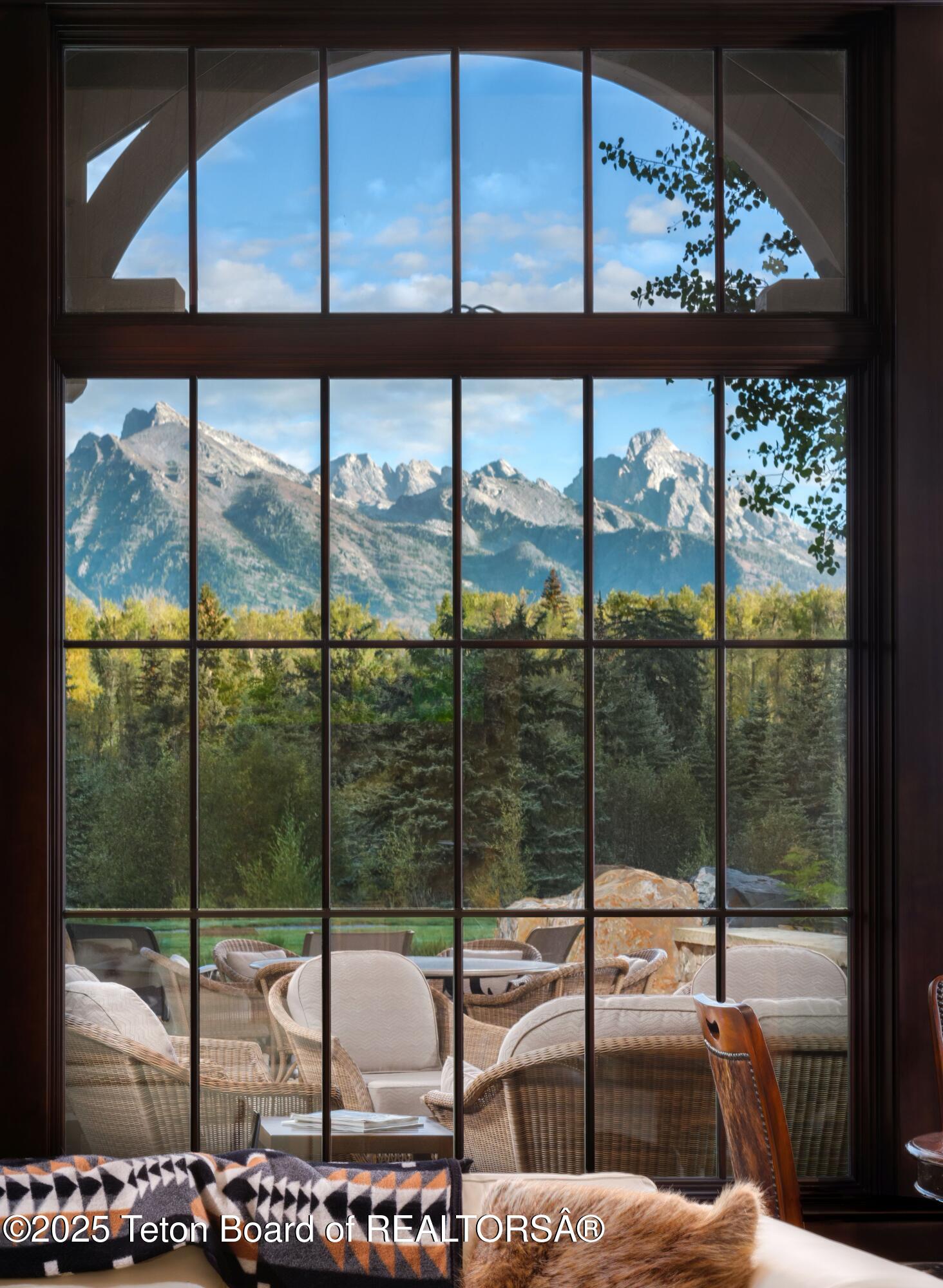 7555-7565 North Bar B Bar River Road Jackson, WY 83001 - Photo 37 of 59 Floor-to-Ceiling windows