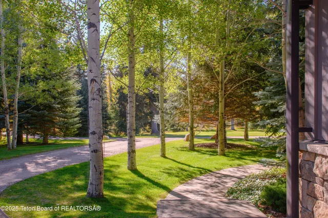 $43,000,000 | 7555-7565 North Bar B Bar River Road, Jackson, WY 83001