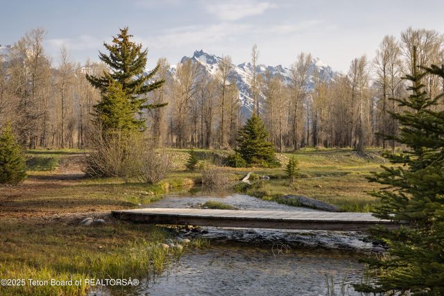$43,000,000 | 7555-7565 North Bar B Bar River Road, Jackson, WY 83001
