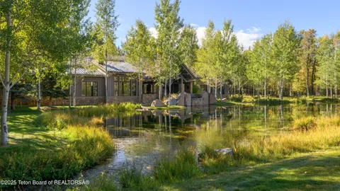 $43,000,000 | 7555-7565 North Bar B Bar River Road, Jackson, WY 83001