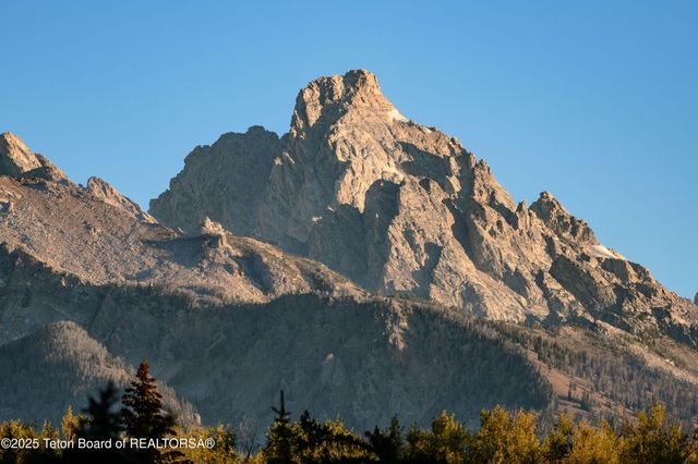 $43,000,000 | 7555-7565 North Bar B Bar River Road, Jackson, WY 83001