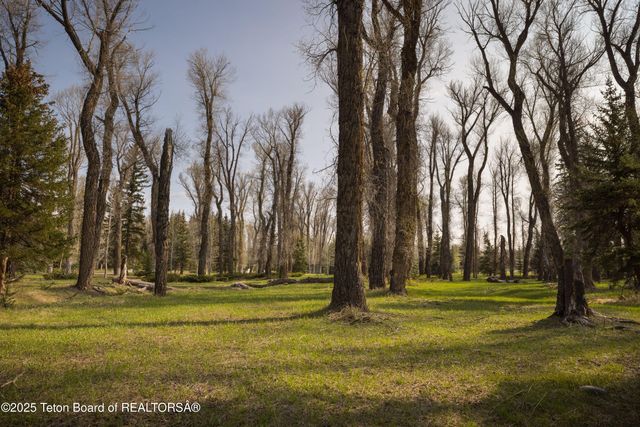 $43,000,000 | 7555-7565 North Bar B Bar River Road, Jackson, WY 83001