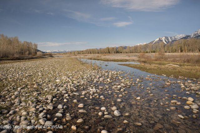 $43,000,000 | 7555-7565 North Bar B Bar River Road, Jackson, WY 83001